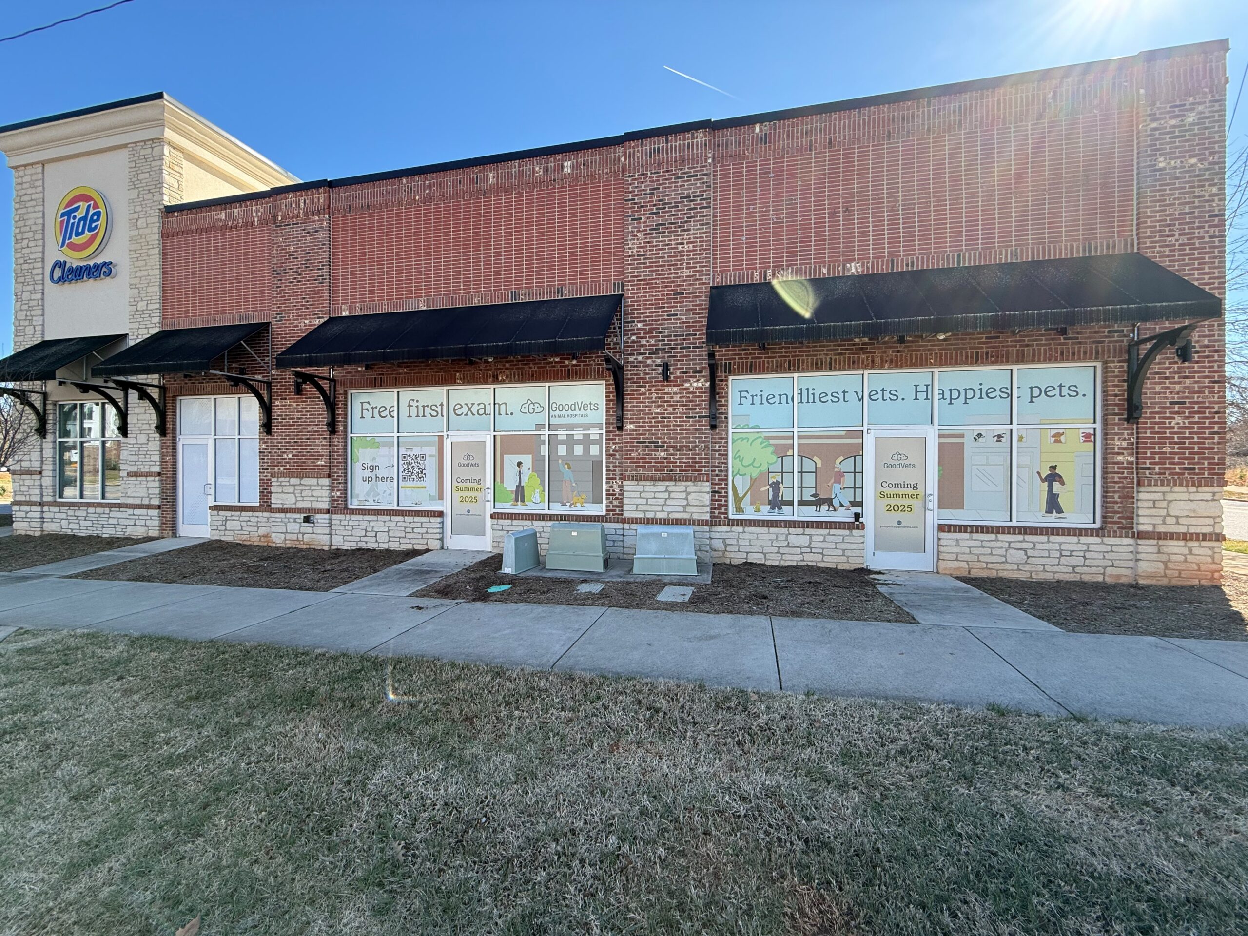 SmartSwans storefront window graphics and commercial window branding project
