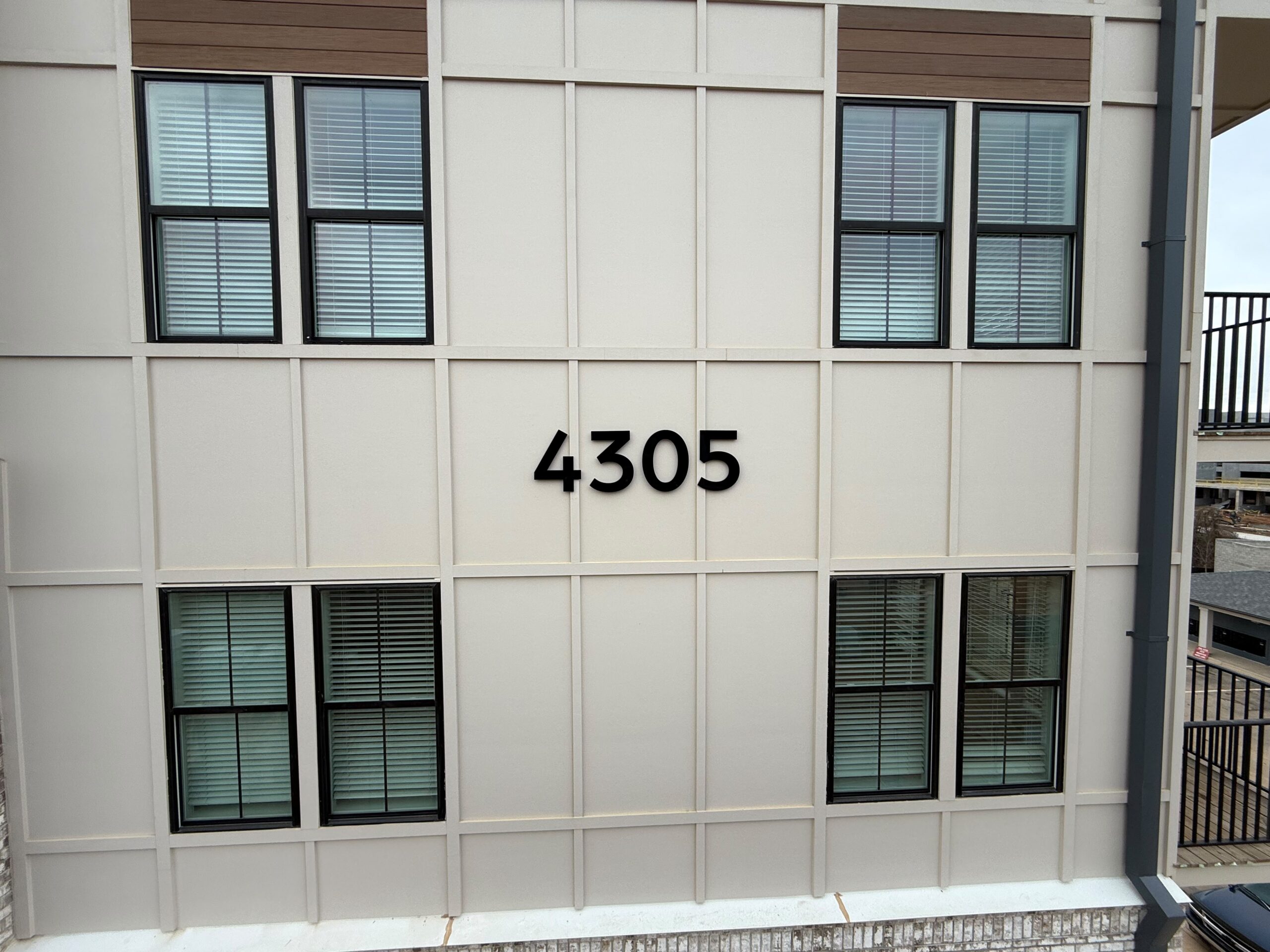 SmartSwans building number sign and exterior identification project